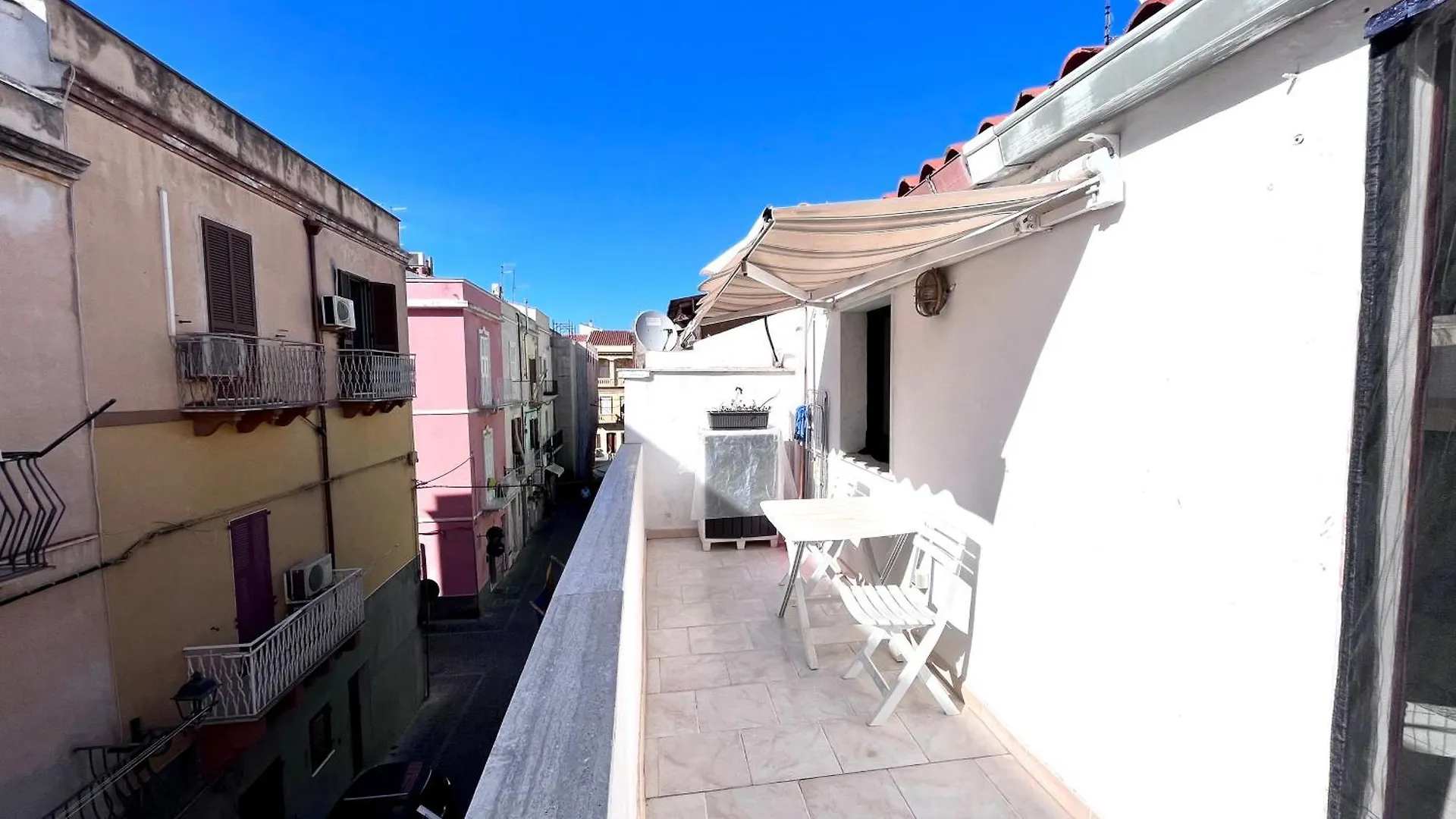 Apartment Casa Gioia Nel Cuore Di Carloforte; Wifi E Ac